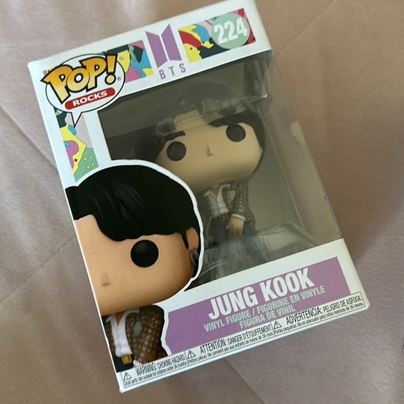 Jung Kook and Jimin BTS Funko pops - Picture 7 of 8